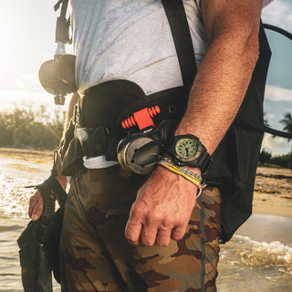 RELÓGIO LUMINOX NAVY SEAL FOUNDATION (COMBO COM 2 PULSEIRAS - BORRACHA PRETA + NYLON PRETO)45MM CÓD.3517.NSF.SET